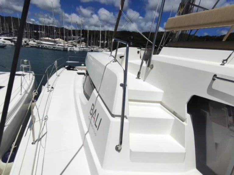 Catamaran to hire Le Marin at the best price