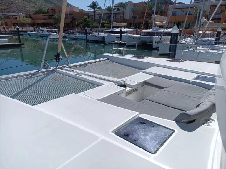 Hire Catamaran with or without skipper Lagoon La Paz