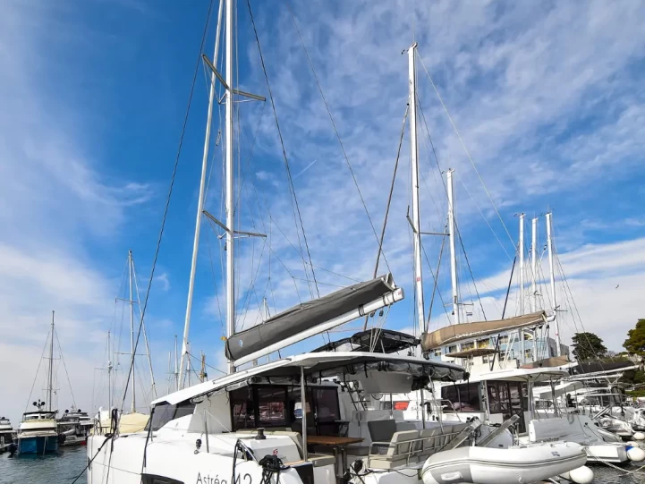 Charter a Fountaine Pajot Astrea 42 in Ðuraševići on Samboat
