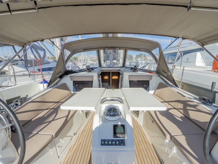 Hire a Jeanneau Sun Odyssey 410 Néa Péramos