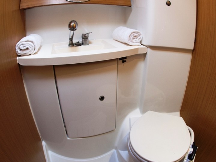 Jeanneau Sun Odyssey 42i charter bareboat or skippered in  Neo Klima