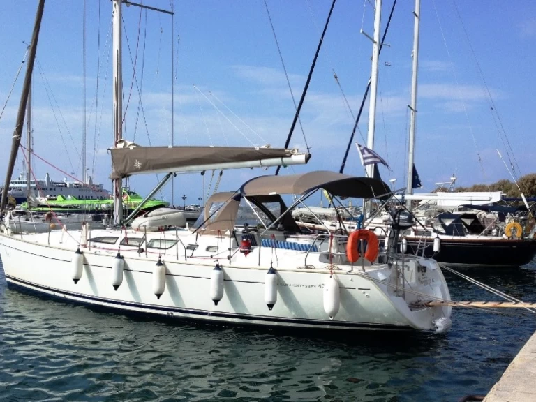 Yacht charter Alimos - Jeanneau Sun Odyssey 43 on SamBoat