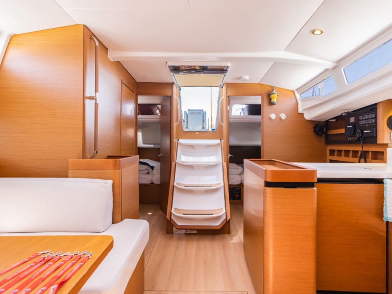 Charter a Jeanneau Sun Odyssey 440 in Nydri on Samboat