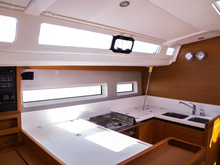 Charter a Jeanneau Sun Odyssey 440 in Nydri on Samboat