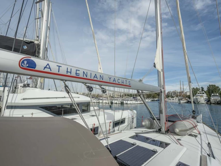 Sailboat to hire Benitses at the best price