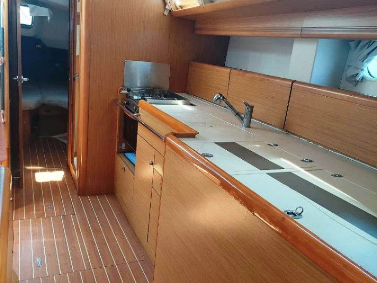 Hire Sailboat with or without skipper Jeanneau Néa Péramos