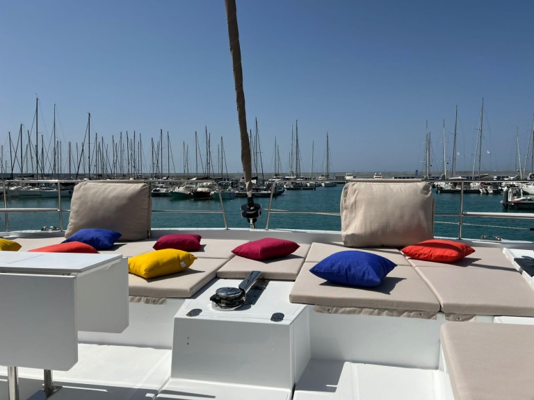 Charter a Bali Bali 5.4 in Baie de Marigot on Samboat