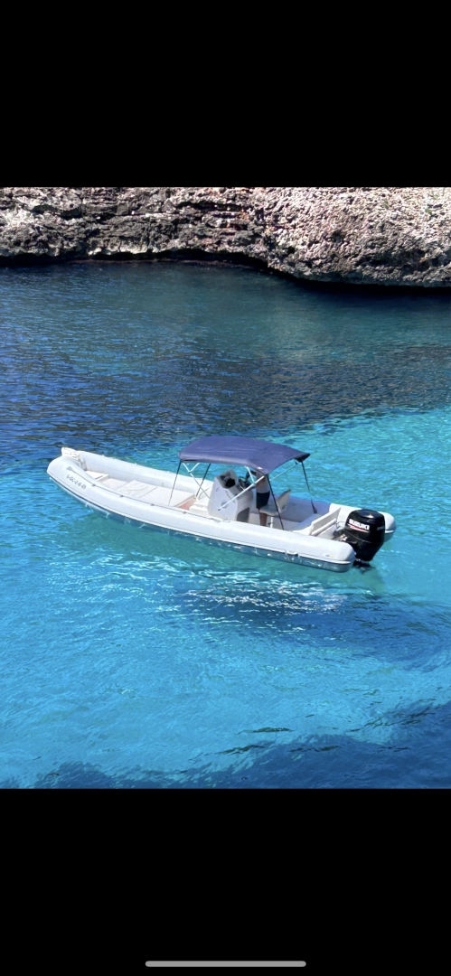 Hire RIB COSRARICA with a boat licence