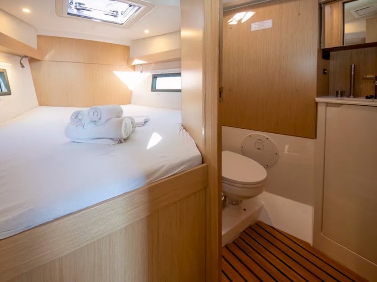 Sailboat hire in Cogolin - Bavaria Bavaria C38