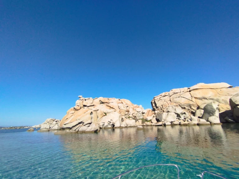 Yacht charter Porto-Vecchio - Jeanneau Cap Camarat 6.5 CC Serie 3 on SamBoat