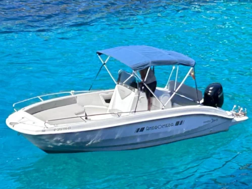 Hire Motorboat Orizzonti with a boat licence