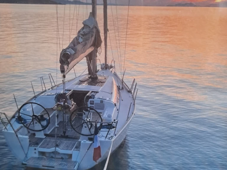 Sailboat hire in France - Dufour Dufour 40 E Performance