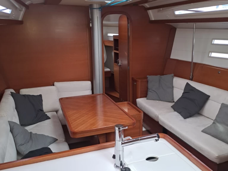 Hire Sailboat with or without skipper Dufour France