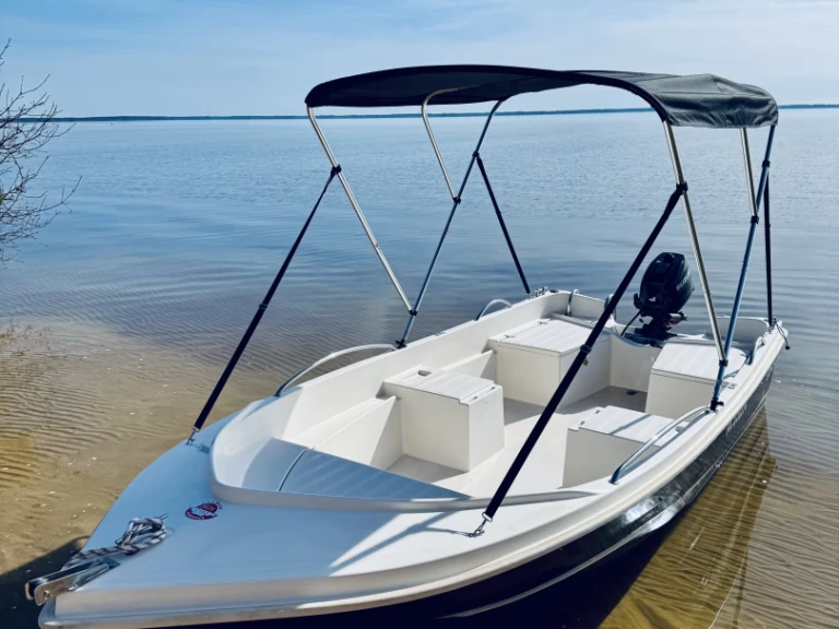 Charter a Ultramar Texas 420 in Cazaux on Samboat