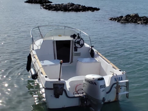 Motorboat to hire France at the best price