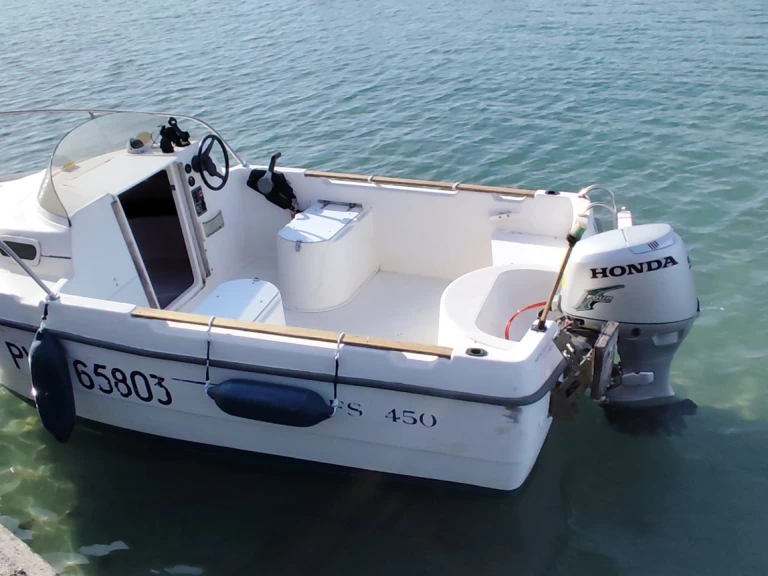 Hire a Bénéteau Antares 450 France