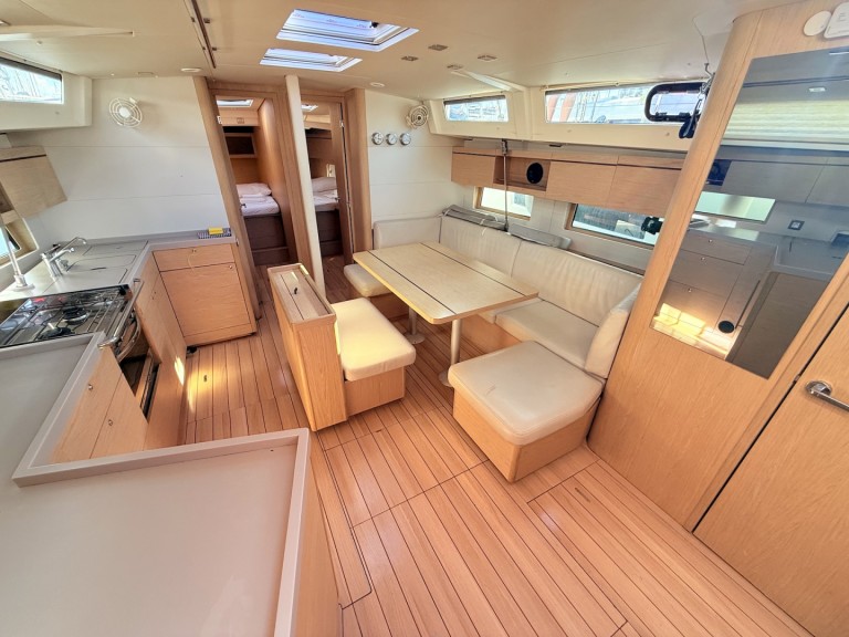 Sailboat hire in Sukošan - Bénéteau Oceanis 46.1