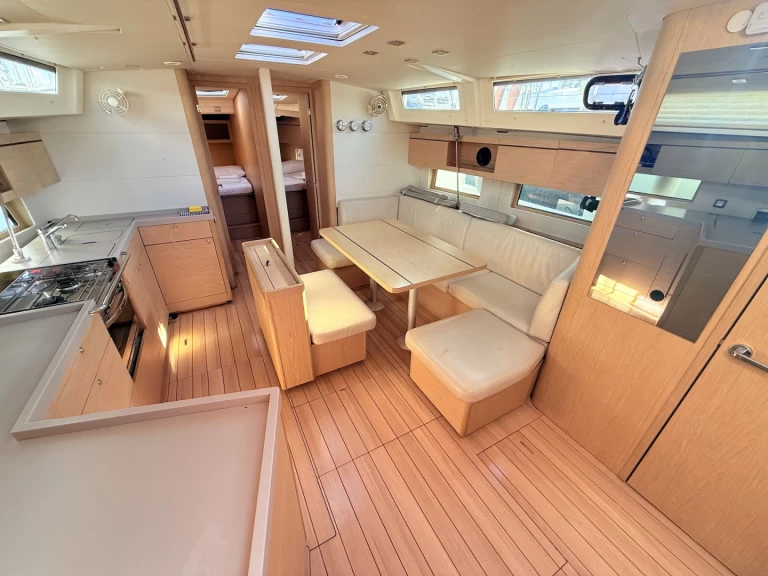 Sailboat hire in Sukošan - Bénéteau Oceanis 46.1