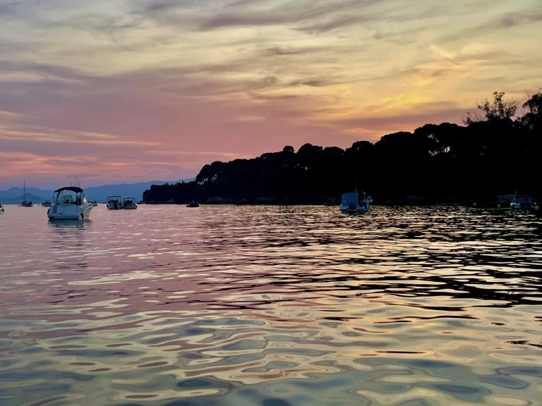 Yacht hire Antibes cheap CAP CAMARAT