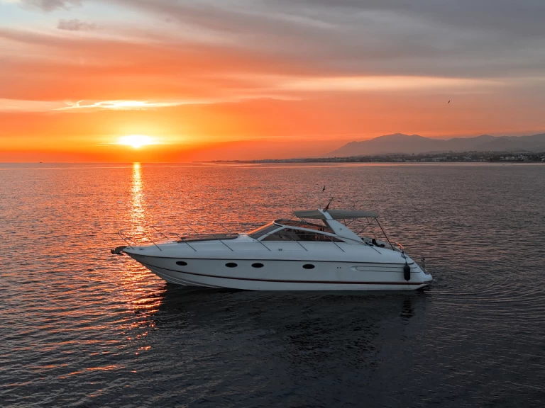 Hire Luxury Yacht Princess with a boat licence