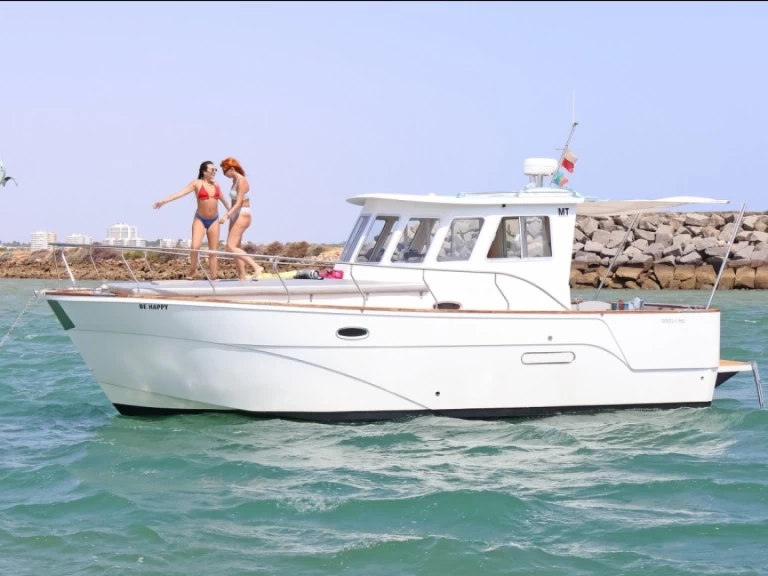 Yacht charter Marina de Portimão - Ribera 980 on SamBoat