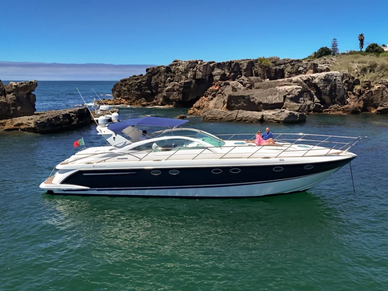 Motorboat hire in Cascais - Fairline Targa 52