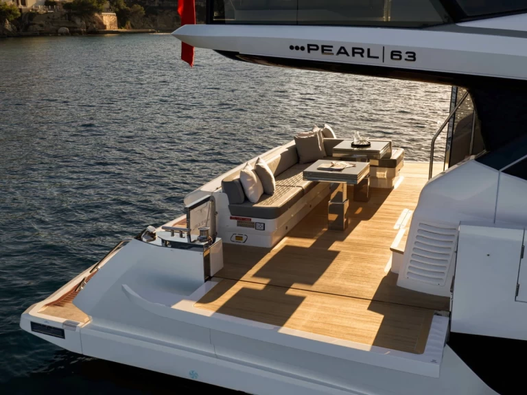 Yacht hire Saint-Jean-Cap-Ferrat cheap Pearl 63
