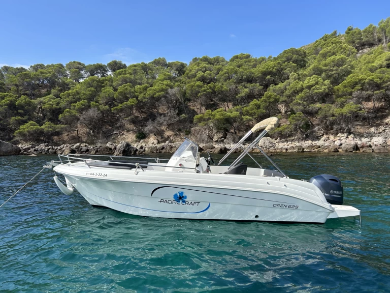 Hire a Pacific Craft Pacific Craft 625 Open Roses