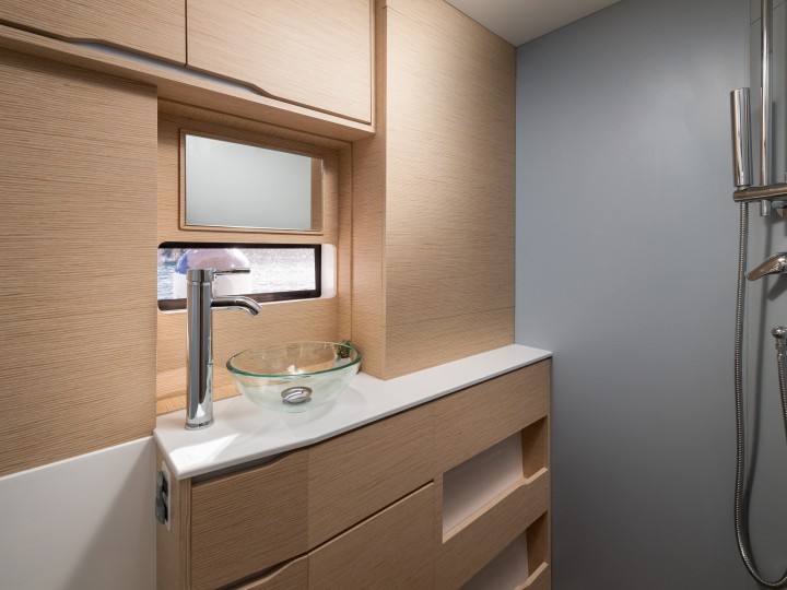 Catamaran to hire Rodi Garganico at the best price