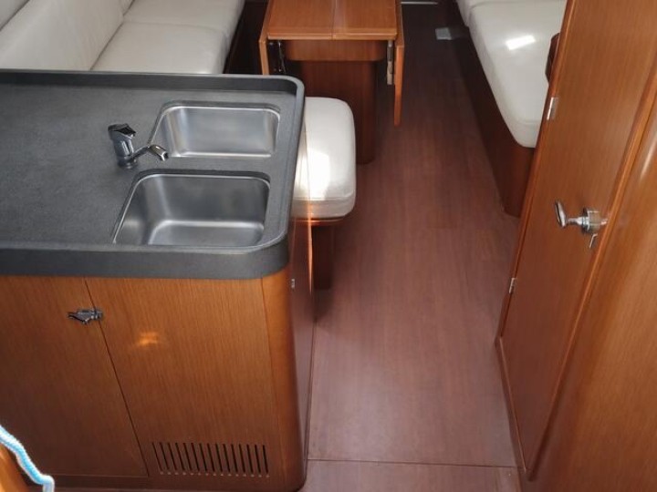 Hire Sailboat with or without skipper Bénéteau Néa Péramos