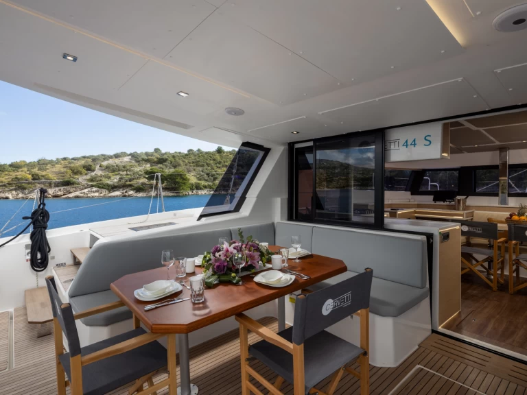 Yacht hire Rodi Garganico cheap Cervetti 44 