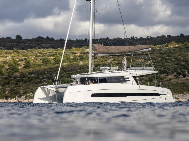 Charter a Cervetti Cervetti 44  in Rodi Garganico on Samboat