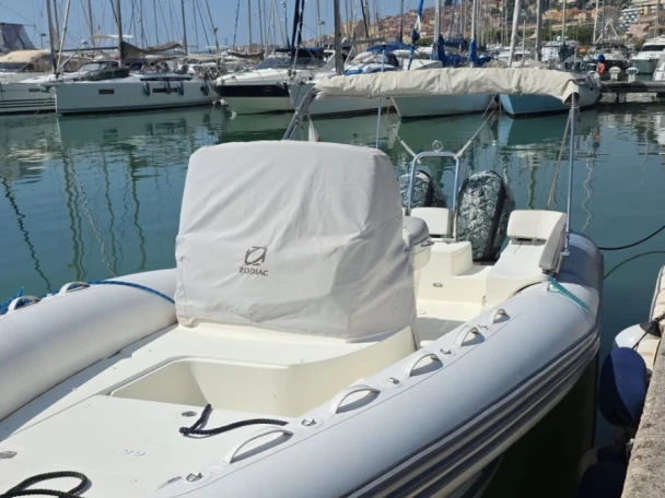 Charter a Zodiac NZ-O 760 in Menton on Samboat