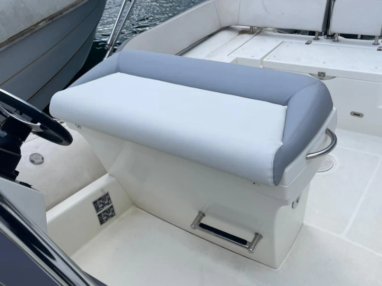 Hire RIB with or without skipper Zodiac Menton