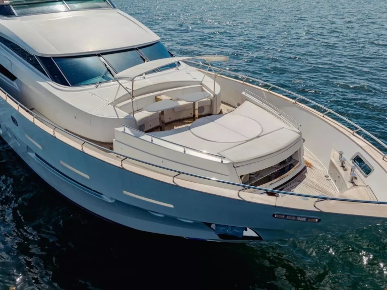 Yacht hire South Miami Beach cheap 28M