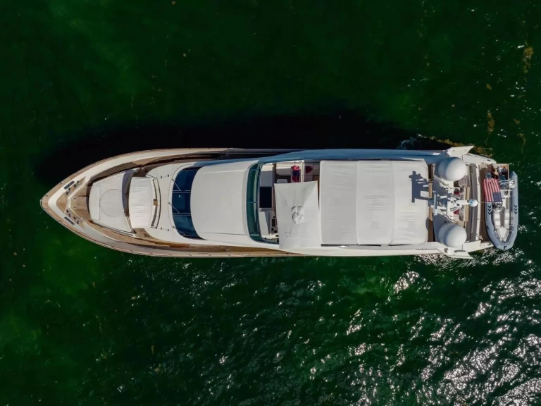 Luxury Yacht hire in South Miami Beach - Dominator 28M