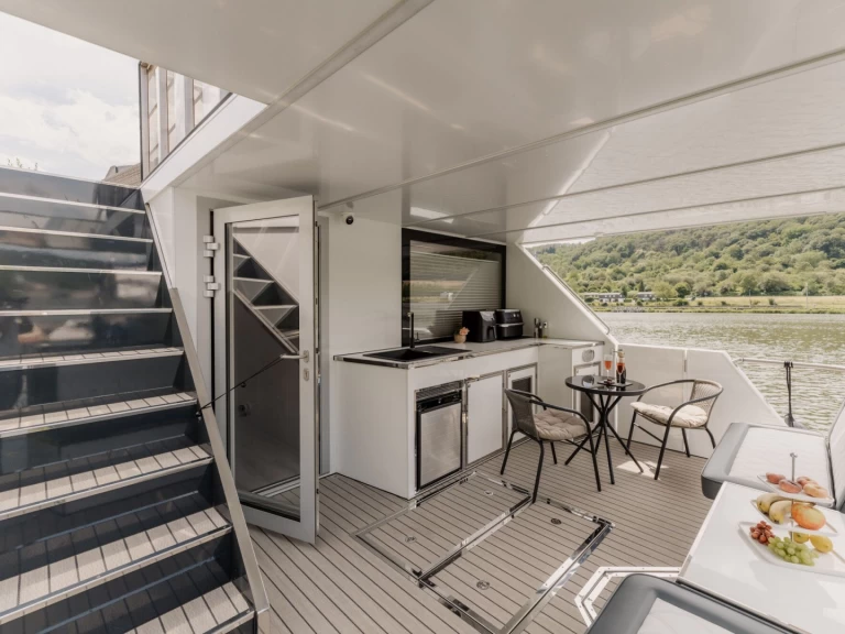 Hire a Luxboot Luxboot Buchholz