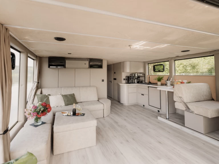 Yacht hire Buchholz cheap Luxboot