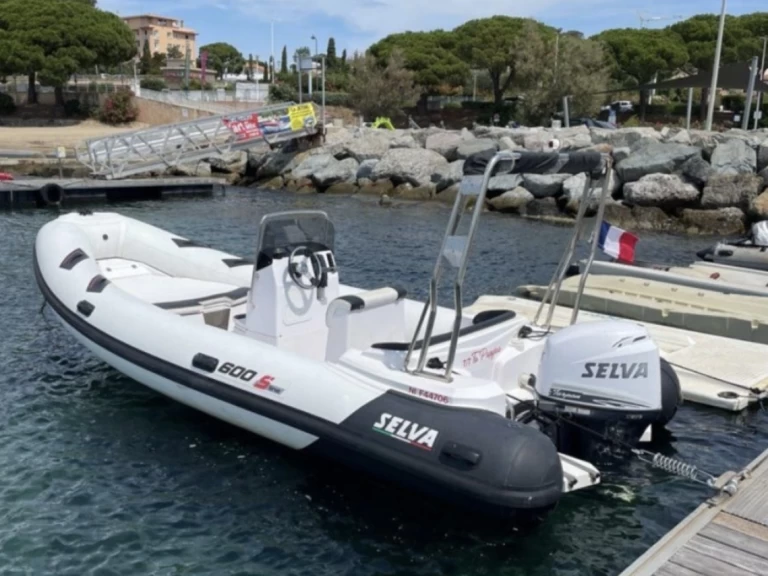 Hire a Selva Selva 600 Gapeau