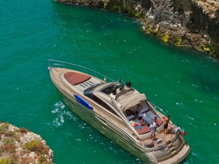 Charter a Princess Princess V65 in Vilamoura on Samboat