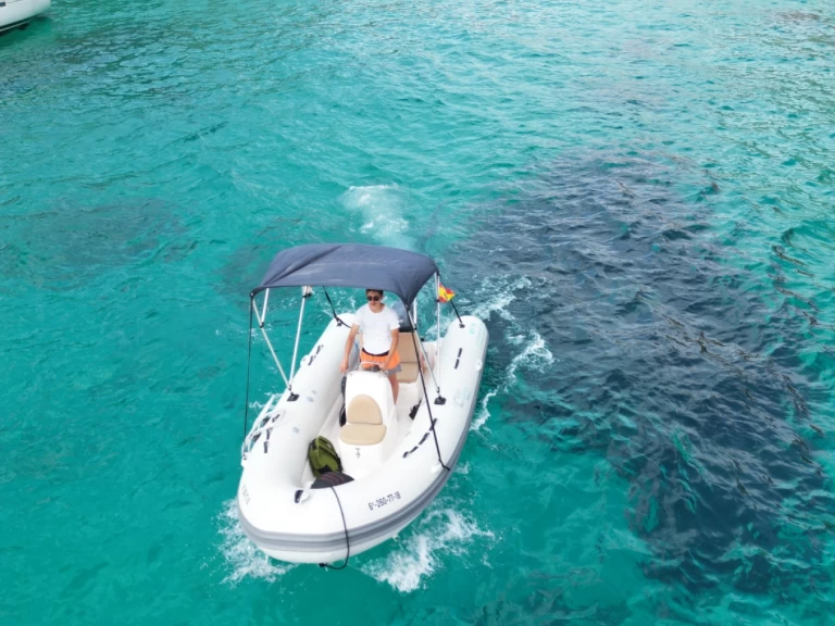 Charter a Protender Xs 470 in Cala Figuera on Samboat