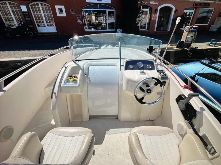 Hire a Rio Rio 650 Day Cruiser Nice