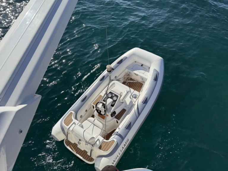 Hire Luxury Yacht with or without skipper Ferretti Palma de Mallorca