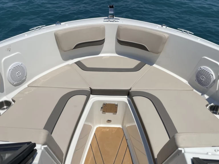 Bayliner VR6 OB charter bareboat or skippered in  Poreč