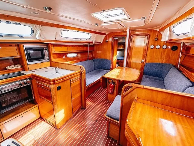 Hire Sailboat with or without skipper Bavaria Betina