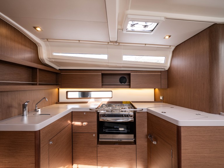 Yacht charter Néa Péramos - Bénéteau Oceanis 40.1 on SamBoat