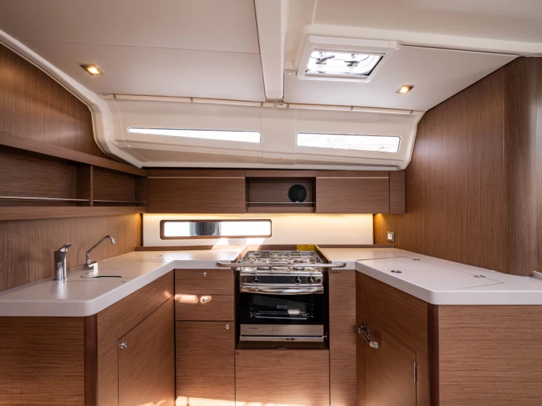 Yacht charter Néa Péramos - Bénéteau Oceanis 40.1 on SamBoat