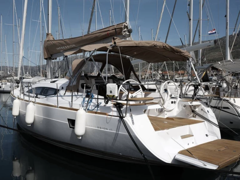Hire Sailboat Elan with a boat licence