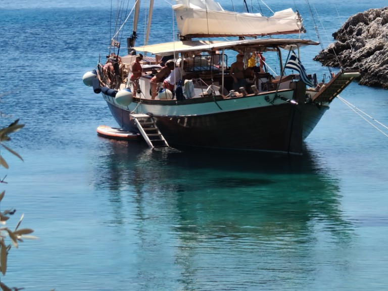 Hire a  Trehantiri Skopelos Town