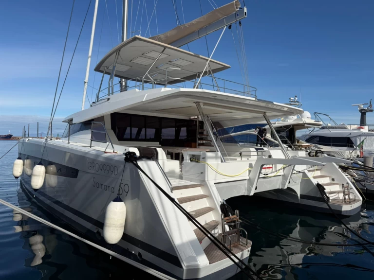 Hire Catamaran with or without skipper Fountaine Pajot Procida